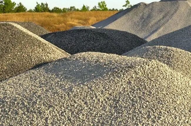 水泥矿“兼职”卖砂石：自救，还是搅局？