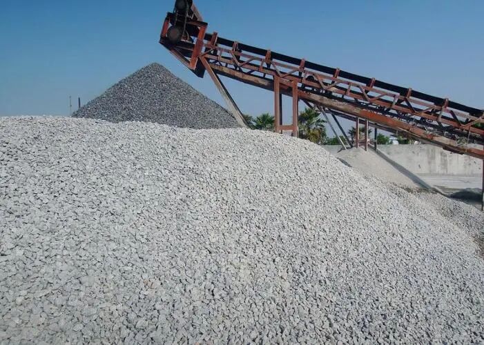 水泥矿“兼职”卖砂石：自救，还是搅局？